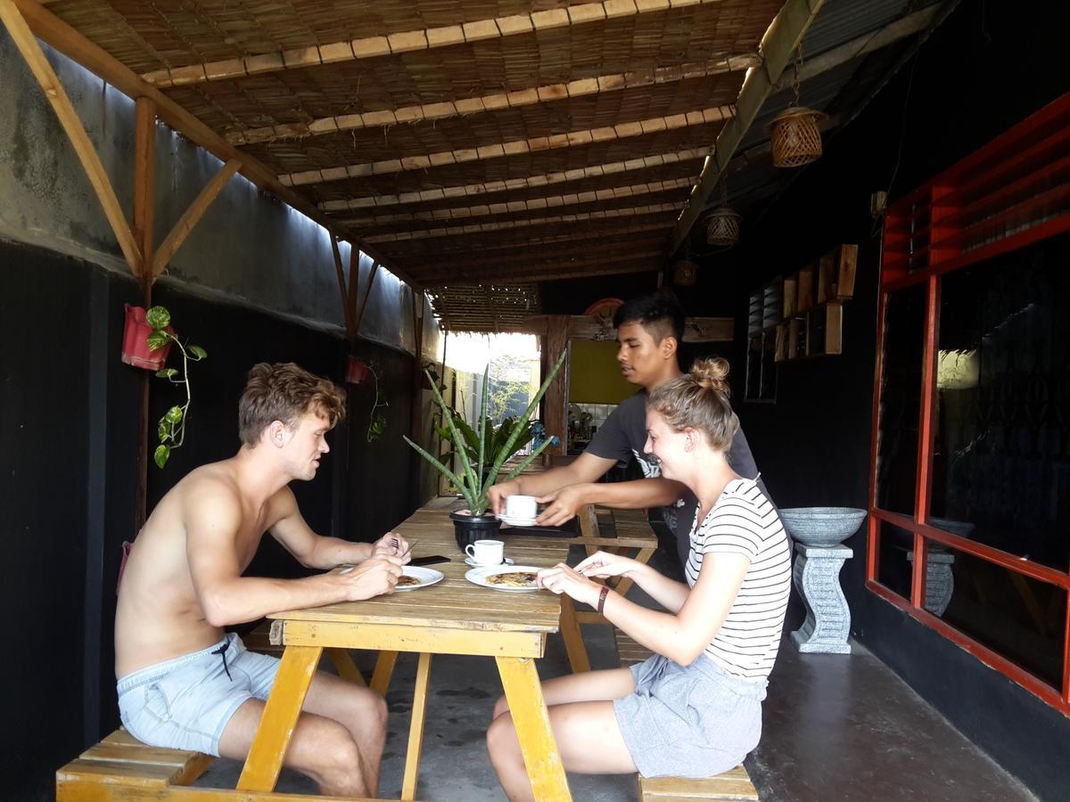 Kuala Namu Guest House Medan Zewnętrze zdjęcie
